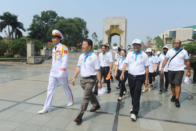 Bộ[-]Ngoại[-]Giao[-]tổ[-]chức[-]đi[-]xe[-]đạp[-]vì[-]môi[-]trường[-]và[-]giao[-]thông[-]đô[-]thị
